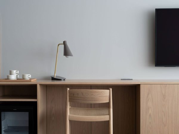 観光と仕事を兼ねての旅行の需要も増えている。部屋でPCを広げて仕事ができる。写真提供：MIROKU 奈良