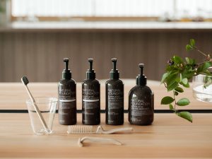 客室に用意されているアメニティグッズ。写真提供：MIROKU 奈良