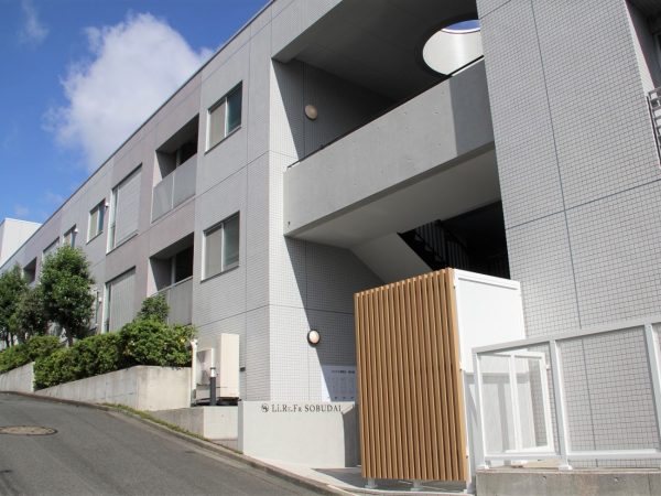 お話を伺った、株式会社リビングライフ 山入端氏