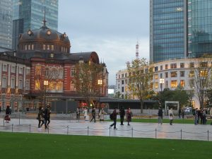 ほかにも絵になる駅はあるが、ベストは東京駅というのが私見