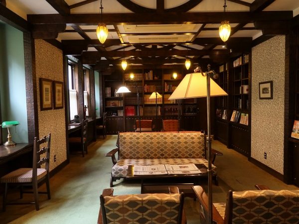 雲仙温泉の新湯地区にある雲仙観光ホテル。周囲の建物もこのホテル同様洋風の外観に統一されている