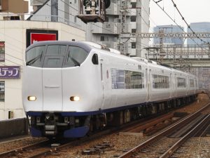 現在、JRの特急「はるか」は大阪環状線を走行する