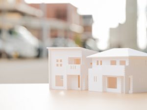 賃貸物件の管理費と共益費の違いや用途、仕組み、相場について解説する