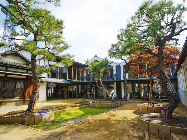 ▲今から160年ほど前、桜田門外の変が起こった万延元（1860）年に、刻たばこの製造業をはじめた真鍋家。当主の真鍋武蔵と義弟の利三郎が共同で事業を拡大し、池田は「刻たばこのまち」として知られるようになった