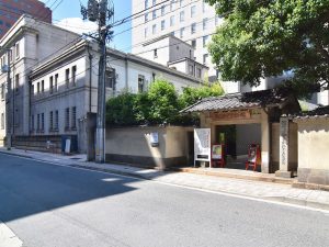 写真左手にあるのが旧日本銀行広島支店、手前が頼山陽史跡資料館（写真提供/アーキウォーク広島）