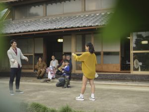 羽根つきをしながら歌う歌を「羽子歌」や「羽根つき歌」と呼ばれた