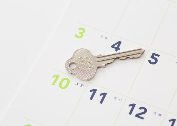 退去時や入居中にトラブルにならないよう、事前に国土交通省「原状回復をめぐるトラブルとガイドライン」や重要事項説明書などを確認しておきたい