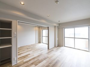 住宅ローン減税などの適用を受ける際に必要とされる書類である耐震基準適合証明書について解説する