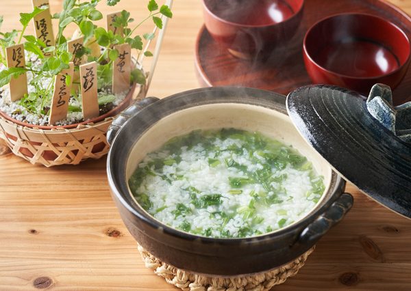 親孝行息子が両親の若返りを願い、帝釈天が授けた須弥山に住む8000歳の白鵞鳥の秘術のレシピが七草粥の由来