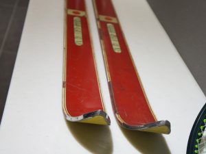 1961年、ヤマハは世界初のFRPスキー板を販売開始。折れないスキー板を目指した