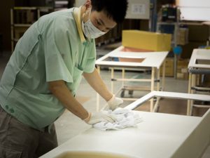 人造大理石の生産現場である静岡県浜松市のトクラス本社工場。工場内は撮影禁止のため、トクラスより画像の提供を頂いた（写真提供：トクラス株式会社）