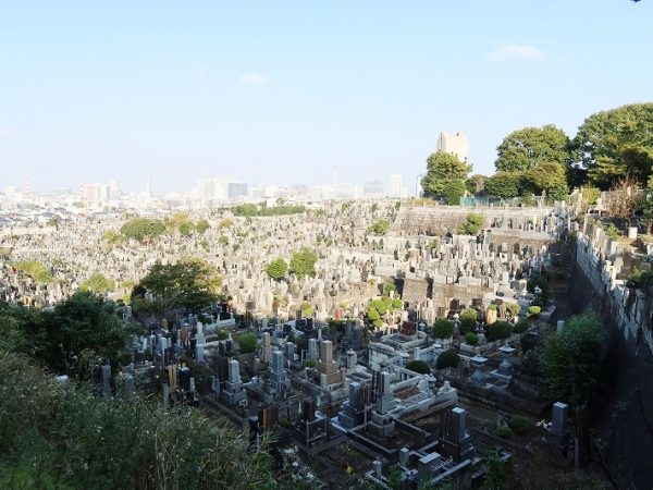 斜面、高台にある住宅にはプラスもマイナスも