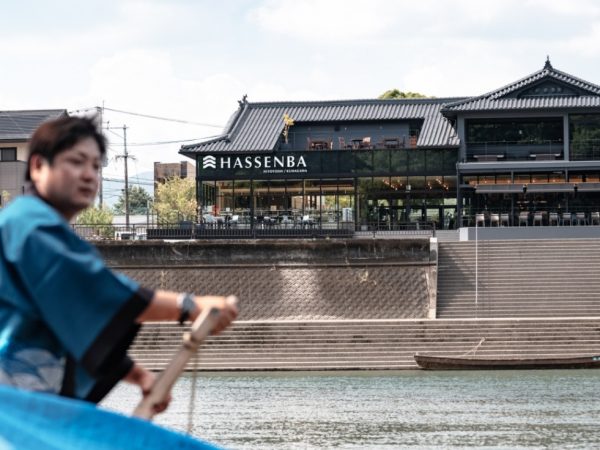 被害をもたらしはしたが、川は多くの恵みも与えてくれる。施設は決意のように川と向き合っている「災害を災凱へ」（タムタムデザイン＋ASTER）