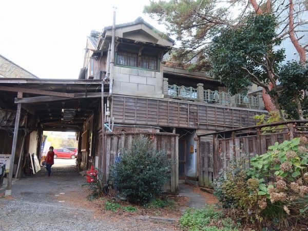 雰囲気のある古書店内部