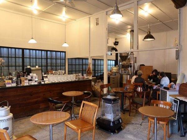 雰囲気のある古書店内部