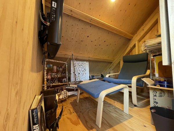 元々アウトドア好きな清水さんは、人を招き、天候に左右されることなく志摩の美味しい食材を使ってバーベキューができる家にしたかったそうだ。志摩の家は、家の中でバーベキューができるように工夫されている。「これにはかなり苦慮した」と設計士