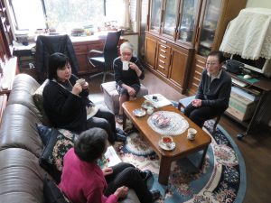 「皆さんと一緒に、年齢を重ねたからこそにじみ出る美しさを保っていきたい」と米屋さん。今後はファッションの仕事をしていた経験や日本舞踊やバレエの心得を生かした活動もしていきたいそう