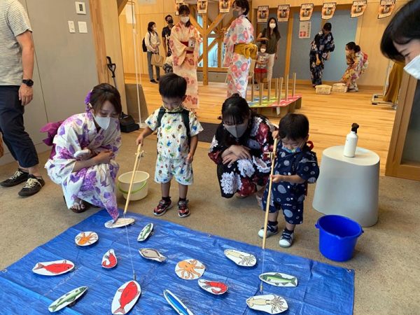 小部屋の活動室と大廊下をつなげて使うなど、自由な使い方ができる（写真提供：リニモテラス指定管理者）