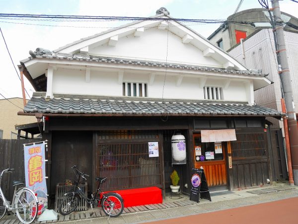  「離れ」にのうみ周辺を散歩してみるものおすすめだ