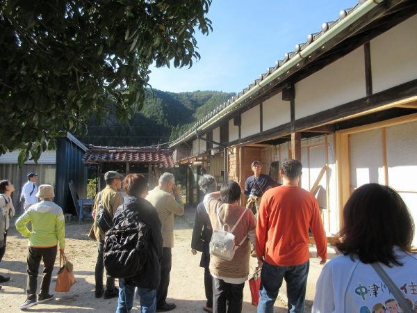 移住希望者を対象に行われた、田舎暮らしツアーの様子