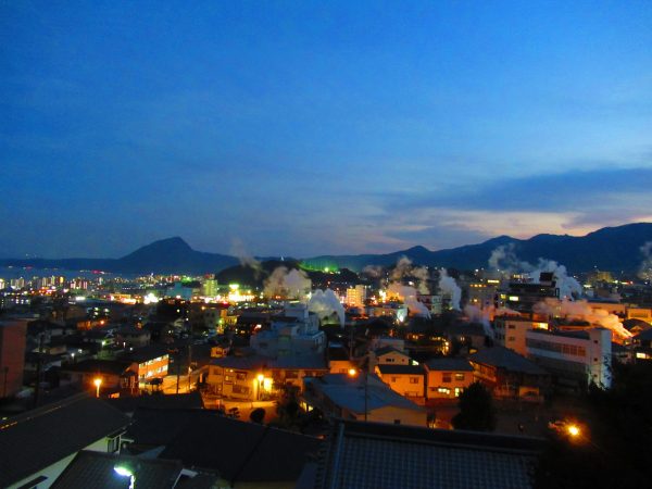 菅野さんが一目ぼれしたという、鉄輪温泉の景色（画像提供：湯治ぐらし）