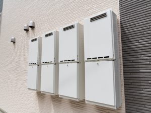 給湯器の会計上の法定耐用年数は6年。実際には10～15年程度は問題なく使えることが一般的だ