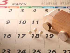 更新をせずに解約を希望する場合、一般的に解約日の1～2ヶ月前までに申し出が必要とされる