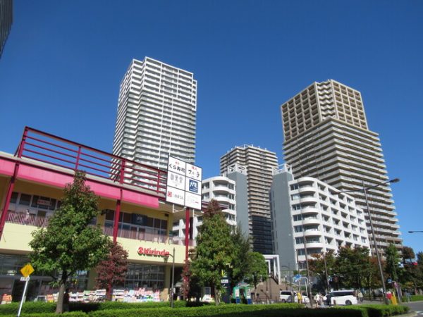 「高野」駅。日暮里舎人ライナーは、日暮里から見沼代親水公園までを結び、足立区西部を南北に貫く新交通システムだ