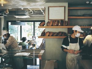 年代、性別を超えてさまざまな人が集まるようになっている