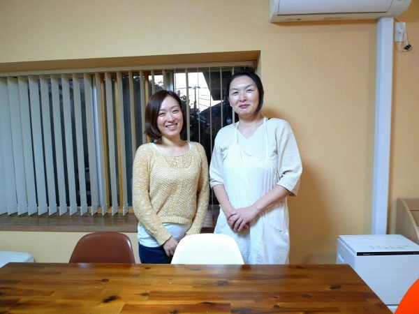 ピッコラーレでは妊娠葛藤相談窓口から見えてきた課題を社会に伝えるために、『妊娠葛藤白書』を制作（2021年4月発行）。相談窓口に寄せられた声を、現場の相談支援員が整理してデータ化・分析を行ったという労作だ</BR>※現在、自主事業の「にんしんSOS東京」、自治体からの受託事業の「にんしんSOS埼玉」「にんしんSOSちば」の3つの相談窓口を運営