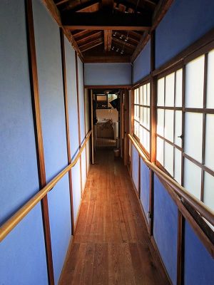 「柚子」の客室（1泊1室 7,400円〜）。「黒潮」や「岩」など、安芸にまつわる名称がつけられてた客室が多い。ドミトリータイプの客室の場合、1泊1名 3,500円〜