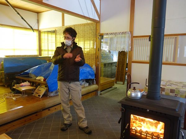 薪ストーブがある立川御殿茶屋は、災害時には住民が暖をとれる場所にもなる。地域の人が集まる場所として、猪野さんは今後もこの茶屋を活用していく