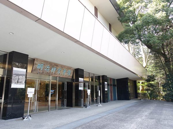 「建築学生ワークショップ明治神宮2021」公開プレゼンテーション当日の様子。地域、学年、性別問わず、さまざまな学生が登壇した