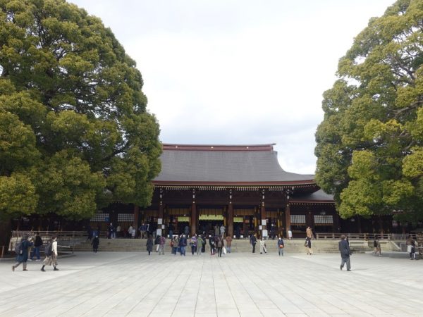 「建築学生ワークショップ明治神宮2021」公開プレゼンテーション当日の様子。地域、学年、性別問わず、さまざまな学生が登壇した