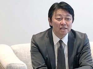 <b>井上 高志：</b>株式会社LIFULL 代表取締役社長。1997年株式会社ネクスト（現LIFULL）を設立。インターネットを活用した不動産情報インフラの構築を目指して、不動産・住宅情報サイト「HOME'S（現：LIFULL HOME'S）」を立ち上げ、日本最大級のサイトに育て上げる。現在は、国内外あわせて約20社のグループ会社、世界63ヶ国にサービス展開している。