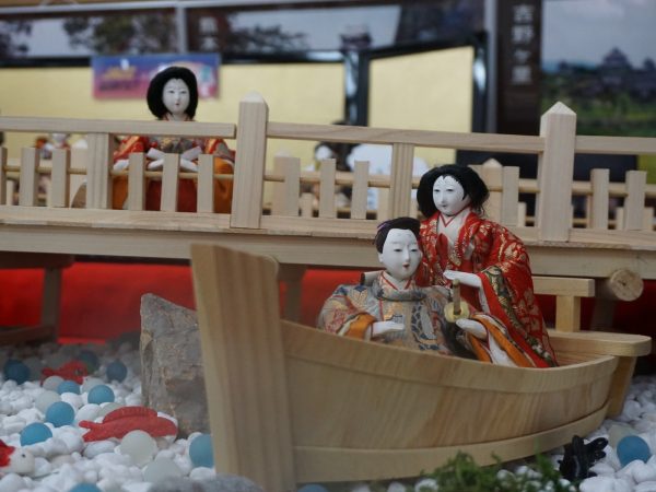 土佐街道はまっすぐ城へと伸びる美しい街道だ