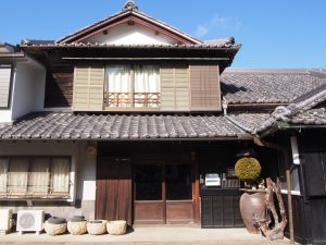 1926（大正15）年に建てられた高垣酒造の建物は、登録有形文化財に登録されている