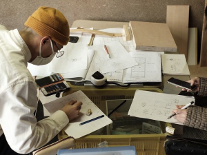 何が必要で誰がどう動くのか、それによって図面をおこしていく。2階のレンタルスペースのリノベーションも、建築、家具デザインを手掛けるプロと一緒に進めていく予定だ