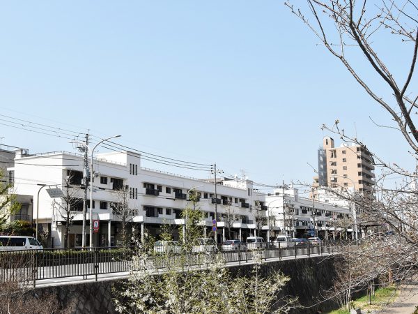 再生事業が完成し、新しい賑わいが生まれた堀川団地