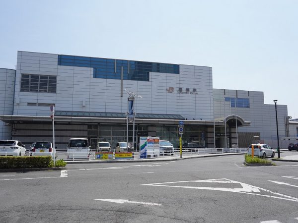 豊橋駅西口で進行中のマンション工事の様子