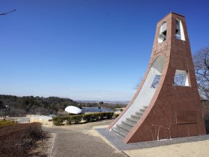 広大な自然環境とさまざまな施設を楽しめる鞍ケ池公園は、お出かけスポットとしても大人気。豊田市の市街地東部にあり、名古屋からも車で40分ほど。東海環状自動車道・鞍ヶ池PAからも利用でき利便性も高い