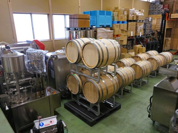 販売コーナーがあり、自社の有機ワインが並んでいる