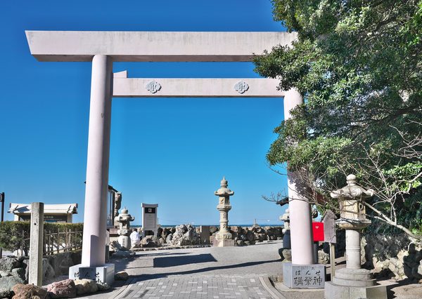 イギリスのストーンヘンジでは、夏至祭がおこなわれていた
