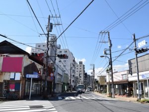 国際的にみて日本の無電柱化の割合は低い状況だ