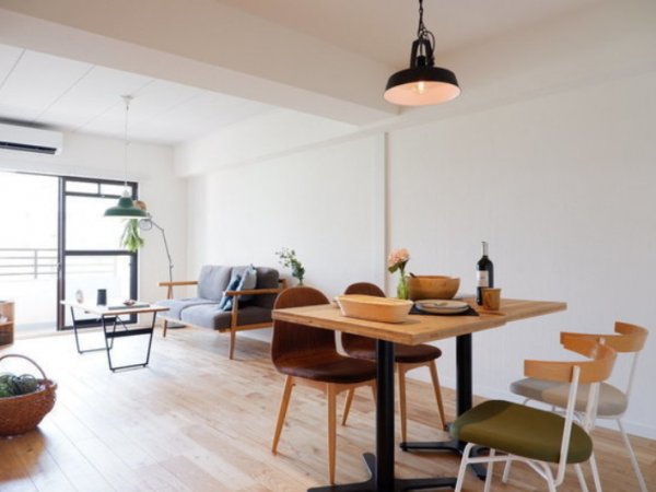 物件により広さや間取りは違うが、シンプルでナチュラルな内装は基本的に同じ。TOMOSのサイトでは家具の入った写真も閲覧できるのでイメージしやすい