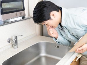 排水勾配が不足すると、排水のトラブルが起きやすい。少し時間が経ってから詰まりなどが起きることもある
