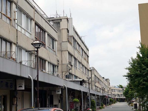 2021年11月に完成した「emCAMPUS」EAST棟。2024 年にはWEST棟の竣工も控えている