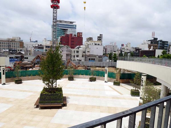 豊橋駅の回遊歩道橋から眺める“水上ビル”
