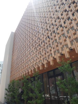 地域交流の拠点やランドマークを目指す校舎は、街にどんな影響を与えていくのだろうか