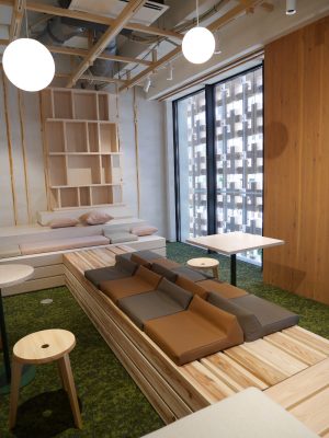 建物の中にいると、まるで自然の中にいるような気持ちになってくる